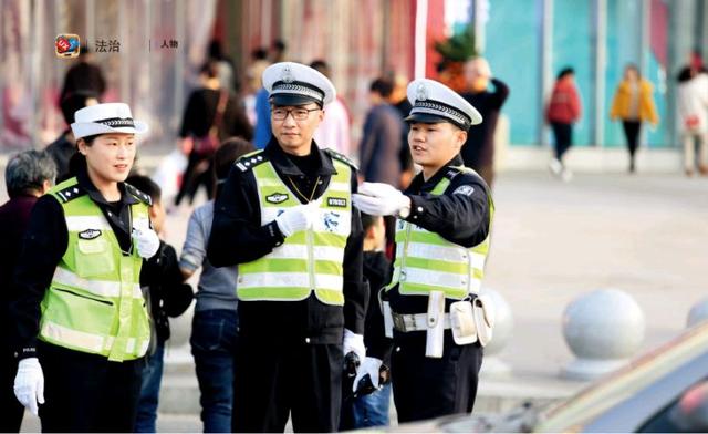 他不仅仅是“网红”，更是“人民警察”